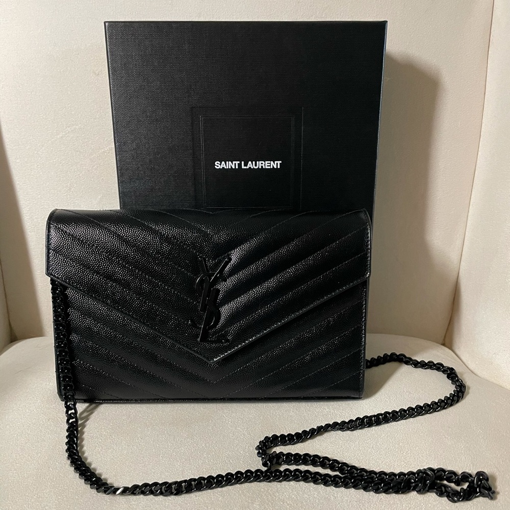 Saint Laurent • AUTHENTIC • YSL